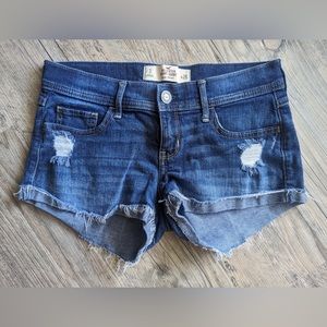 PRELOVED Hollister short shorts, US juniors size 3 (26 waist)